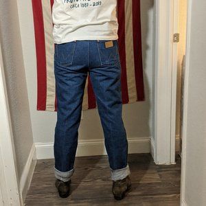 Men's Wrangler Boot Cut Blue Jeans 33x34 Like New